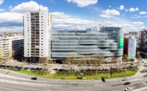 El complejo Castellana 200 se suma a la campaña de la hora del planeta