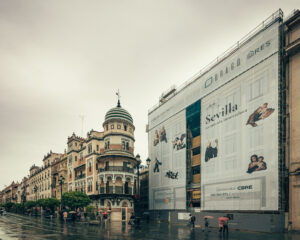 Drago se suma al Año de Murillo con una gran lona protagonizada por figuras de algunas obras del genio sevillano del barroco